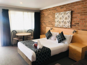 Отель Jumbuck Motor Inn  Тентерфилд